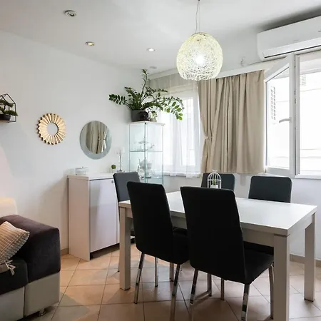 Katja Apartment *
