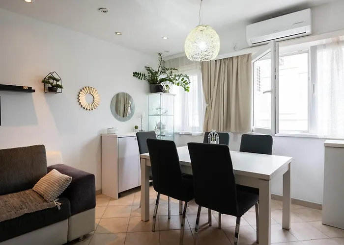 Katja Apartament *